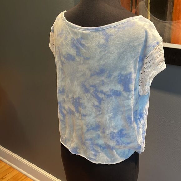 Victoria’s Secret shades of blue tie dye lace sleeve top. Medium. - Picture 3 of 4